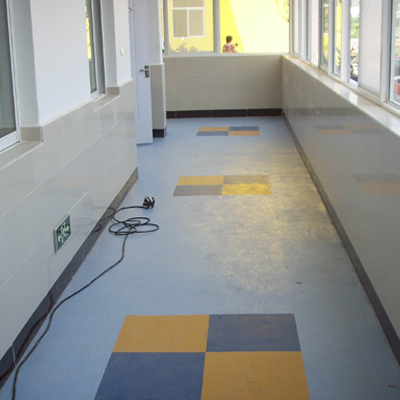 灵宝鑫蕾幼儿园塑胶地板